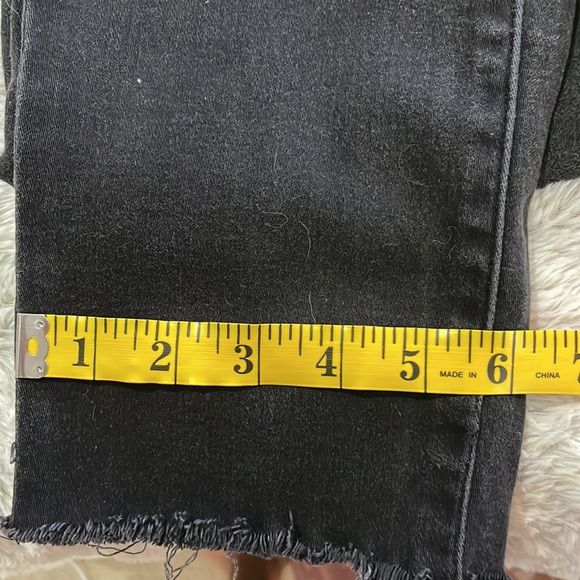 Levi Mid Rise Skinny Jeans - Picture 5 of 5